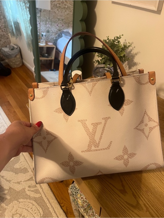 Louis Vuitton Handbags - Louis Vuitton Cream & Tan Monogram Tote with Black Handles